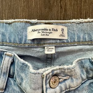 Abercrombie curve love the 90s straight low rise size 6/28
